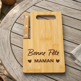 Planche &agrave; d&eacute;couper bambou avec couteau